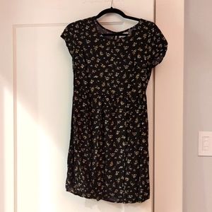 Old Navy black floral short sleeve swing dress size xs